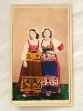 Women in Ciociaria costume