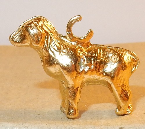 Feve metal dore - the, dog