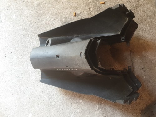 Carenage entre jambe scooter - ,