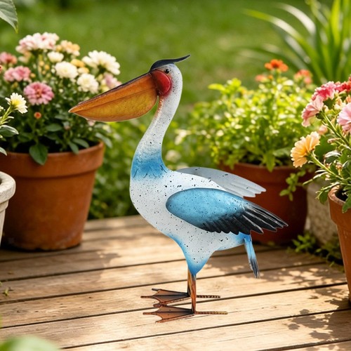 Scultura pellicano - di,