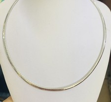 Collana Omega in oro bianco