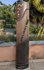 Guzheng - strumento musicale tradizionale cinese (simile alla cetra)