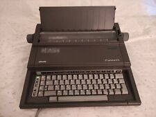 Macchina da scrivere OLIVETTI