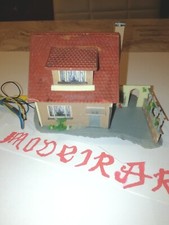 CASA CON MANSARDA-ANNI 60-