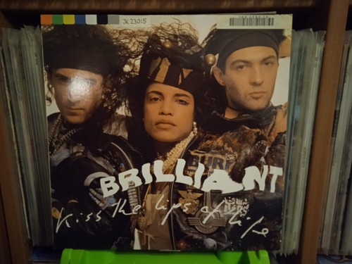 Brilliant kiss the - the, lips