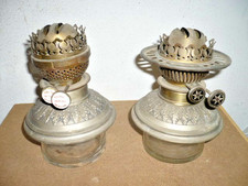 ANTIQUARIATO CASA 2 vecchie LAMPADE ad OLIO in VETRO e OTTONE INCOMPLETE AFFARE!