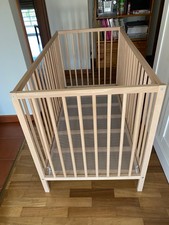 lettino neonato Ikea in legno di faggio completo di materasso praticamente nuovo