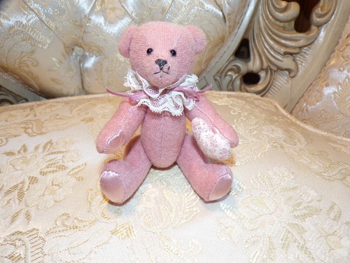 Mini orso rosa con cuscino - mini,