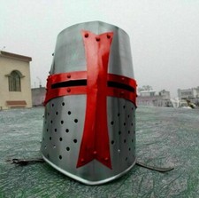 Elmetto crociato medievale