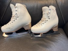 200 C Edea Overture Figure