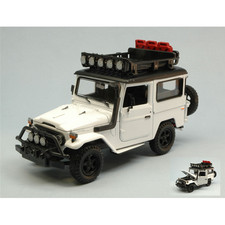 TOYOTA FJ40 LAND CRISER 1974 WHITE 1:24 Motormax Auto Stradali Modellino Nuovo