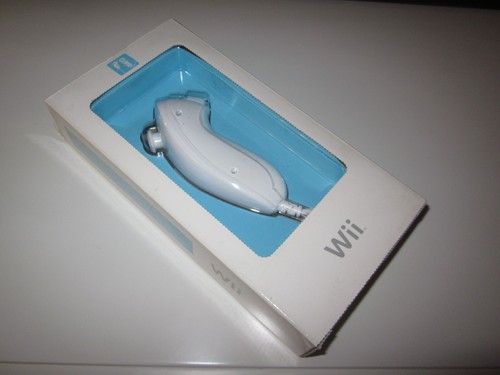 Nintendo wii nunchuck - nintendo,