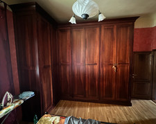 Armadio artigianale in legno di castagno