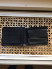 portafoglio Fendi selleria pelle blu scuro con interno in lino beige