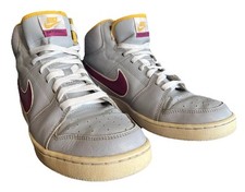Rare scarpe da ginnastica Nike
