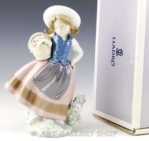 Lladro figurine sweet - lladro,