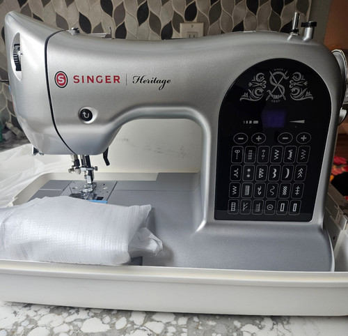 Singer 8748 sewing machine - sewing,