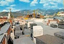 Cartolina Marina di Carrara porto e lastre di marmo