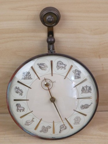 Vecchio orologio parete - vecchio,