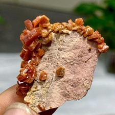 Vanadinite naturale 9G su