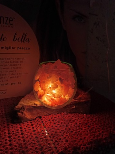 Lampada sale rosa - di, dell' 