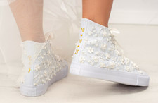 Sneakers da sposa avorio fatte