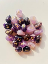 Rune di Ametista - 25 pietre per la meditazione e la divinazione