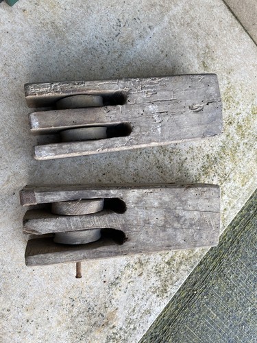 Antica carrucola legno - in,