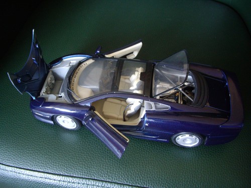 Maisto jaguar 220 - maisto,
