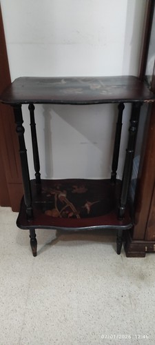 Tavolino laccato nero
