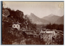 France, Ville en montagne à