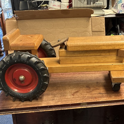 Antico trattore legno - trattore,