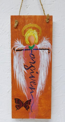 Angelo legno con - su, farfalla