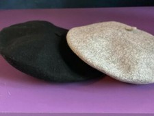 Vendo nr. 2 CAPPELLI da bimba 10/12 anni € 10,00