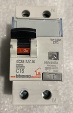 INTERRUTTORE MAGNETOTERMICO