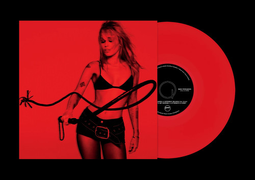 Miley cyrus bass persuades - miley,