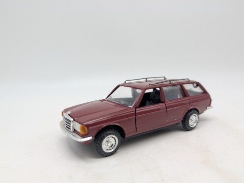 Conrad mercedes benz w123 - 1:35,