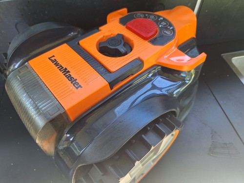 Lawnmaster vbrm16 robot - lawnmaster,
