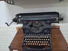 Olivetti M40 Typewriter
