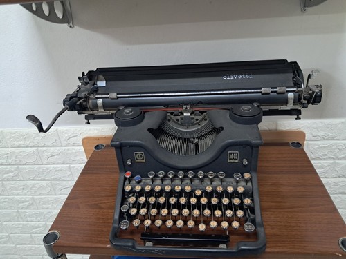 Olivetti m40 typewriter - olivetti,