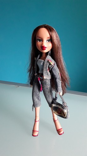 Bratz doll mga - "bratz, mga,