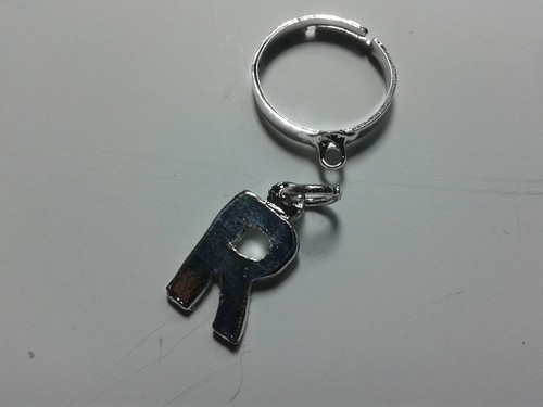 Anello personalizzato con - con, la
