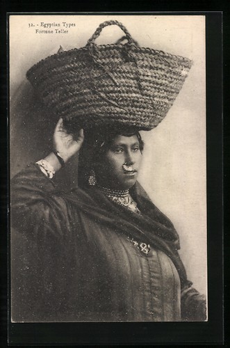 Chiaroveggente egiziana con