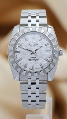 Tudor classic date - date, mm