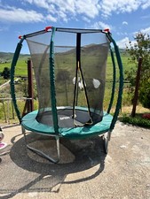 trampolino elastico, peso massimo 50kg, rete e cuscini  di protezione 