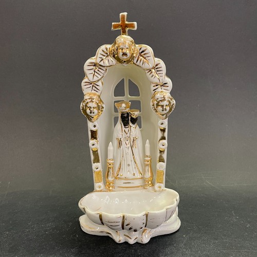Bénitier scène religieuse