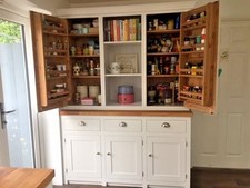 Armadio dispensa più grande