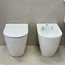Set Sanitari Hatria Centrica a Terra WC traslato Pure Vortex e Bidet con sedile 