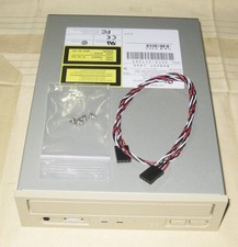 PLEXTOR PX-32TSi CD-R/RW Drive