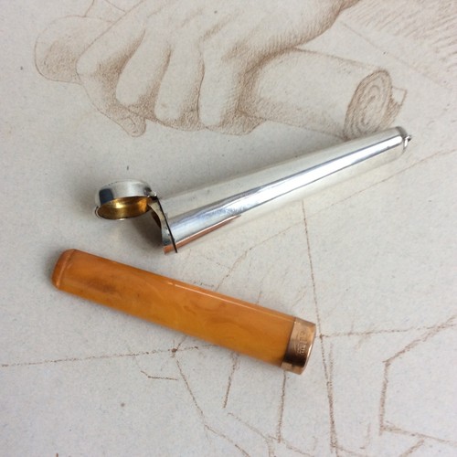 Cigarillo holder and case